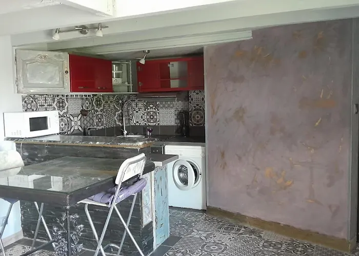 Ravissant Au Bord De L'herault *